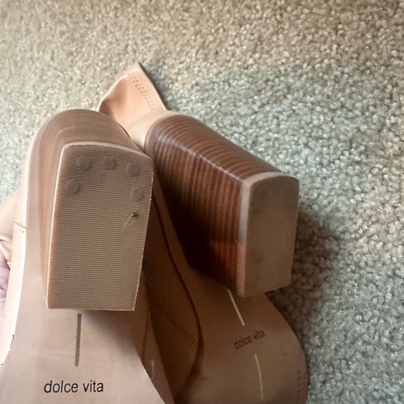 Dolce Vita Boyd tan faux leather block heel ankle boot - size 8.5 - Picture 10 of 10